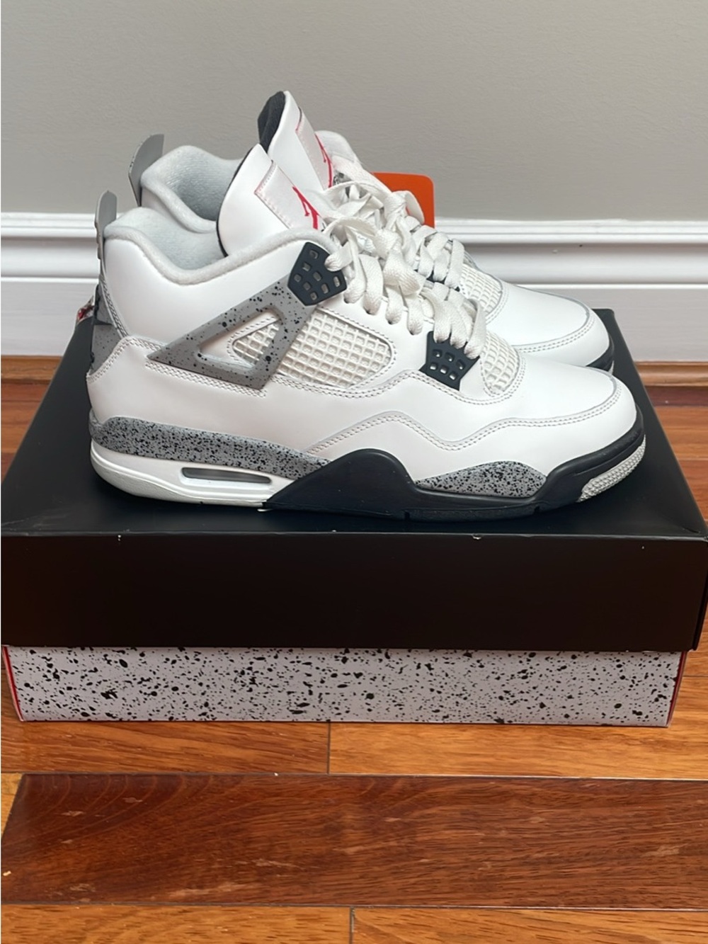Air Jordan 4 Retro ‘White Cement Grey’